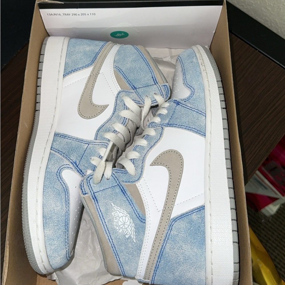 Nike Jordan 1 hyper royal smoke grey